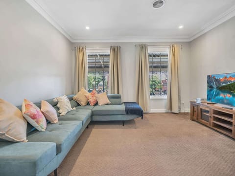 Living Area + Smart TV