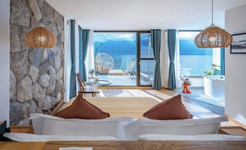 Basic Double Room, Balcony, Sea View | WiFi (free), individually decorated, individually furnished, bed sheets