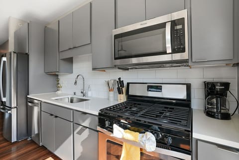 Unit 1: Fully Equipped Kitchen
