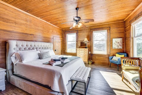 House (4 Bedrooms) | Interior