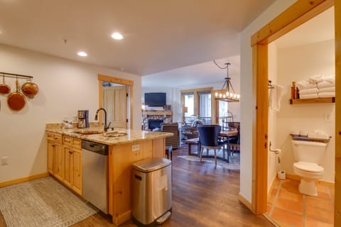 Floor, Flooring, Indoors, Hardwood, Furniture