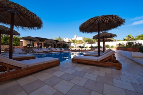 Outdoor pool, sun loungers