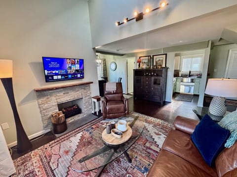 Living room with pull out sofa