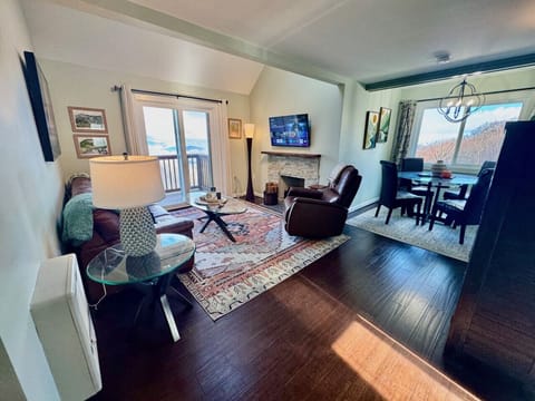Living room with pull out sofa