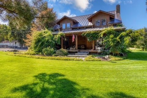 Welcome to Yellowhawk Ranch!
