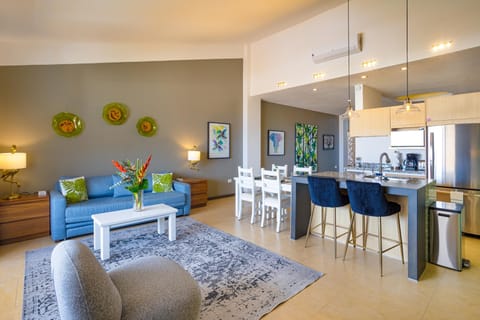 Condo - Image 2