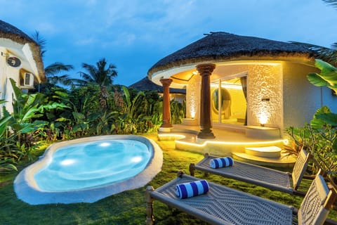 Suite, Pool View | Iron/ironing board, free WiFi