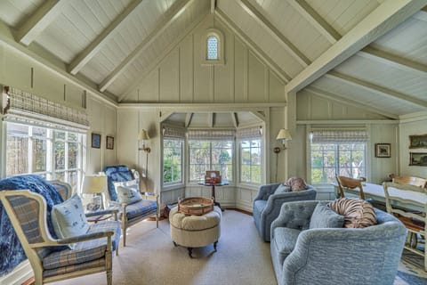 Welcome to Little Pink! An Adorable Carmel-by-the-Sea Cottage