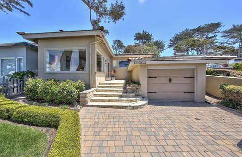 Welcome to Sea Gate!