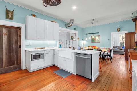 Looking back out into the dining room