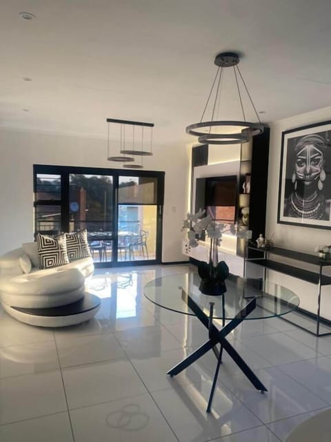 Apartment, 2 Bedrooms, Smoking, Private Pool | Living room