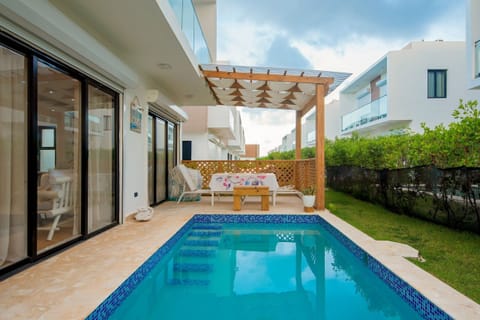 Patio,Swimming pool