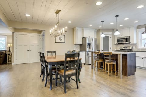 Eat-In Dining Area | 1st Floor