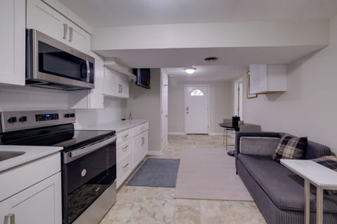 Lanham Vacation Rental | 1BR | 1BA | 1,000 Sq Ft | Stairs Required