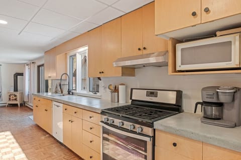 Fully equipped kitchen for easy meals and cozy nights in