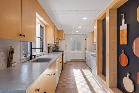 A spacious and beautiful kitchen, perfect for cooking with friends or family