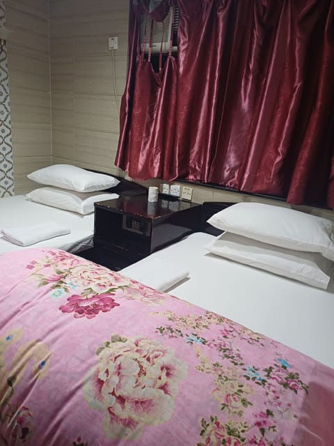 Deluxe Triple Room | Free WiFi