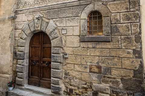 Apartment (4 Bedrooms) | Property entrance
