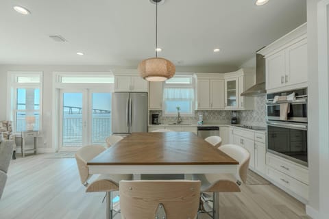 House, Multiple Beds (Punta Rassa Pointe) | Private kitchen | Oven, toaster