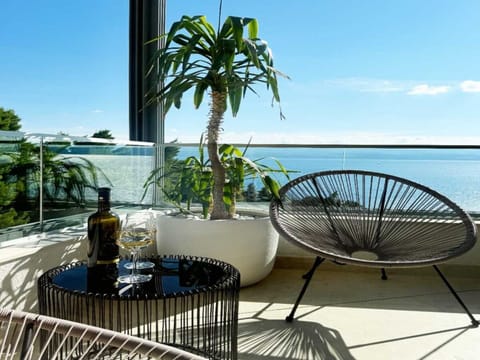 Villa | Balcony