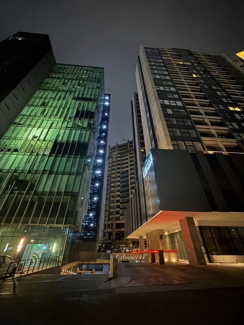 The Park Toreo Residencial main entrance facade. 