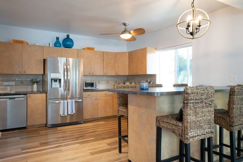 Kitchen | Enjoy cooking while spending time with the family.