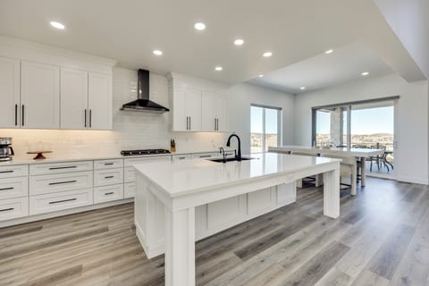 Kitchen | Main Level