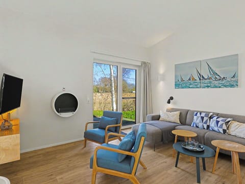 Furniture, Interior Design, Wood, Flooring, Floor, Living Room, Couch, Ceiling, Lighting, Home