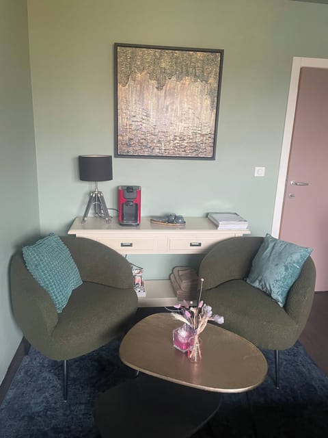 Shared Dormitory, 1 Bedroom, Smoking, Garden View | Interior