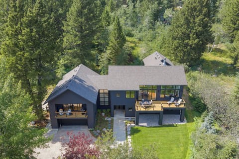 Corbet's Haus Exterior