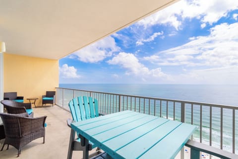 Classic Condo, 3 Bedrooms, Pool Access, Beach View | Balcony
