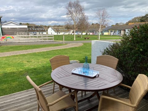 External decking /dining area