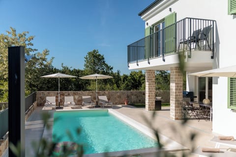 Private pool and terrace