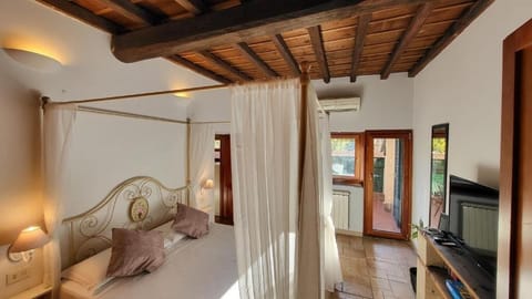 Penthouse, City View | Blackout drapes, soundproofing, iron/ironing board, free WiFi