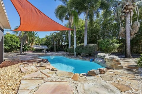 pool (not heated)