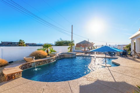 Pool Area with great Lake View 