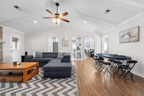 Open-concept living and entertainment area ideal for families and groups.

