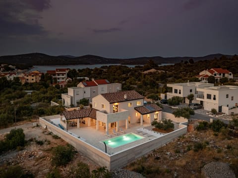 Villa | Exterior