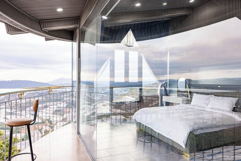 Panoramic Suite | Blackout drapes, iron/ironing board, free WiFi
