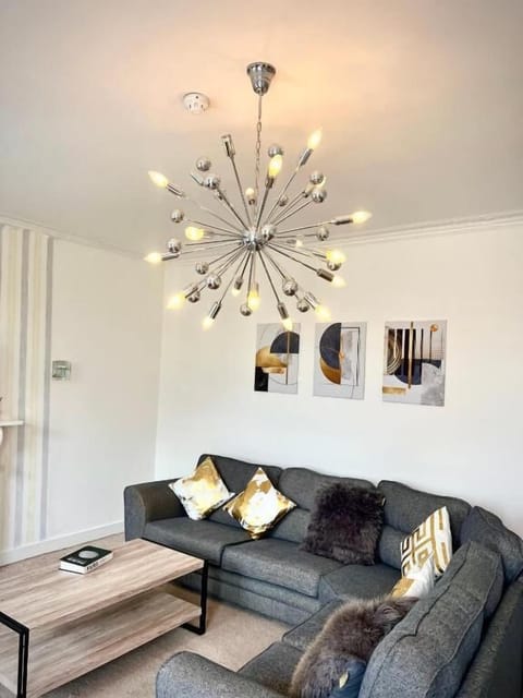 Apartment, 2 Bedrooms | Living room