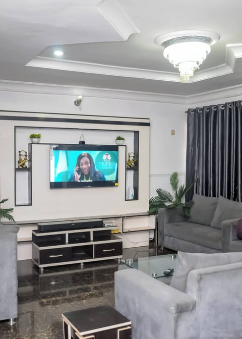 Apartment, 3 Bedrooms | Living room