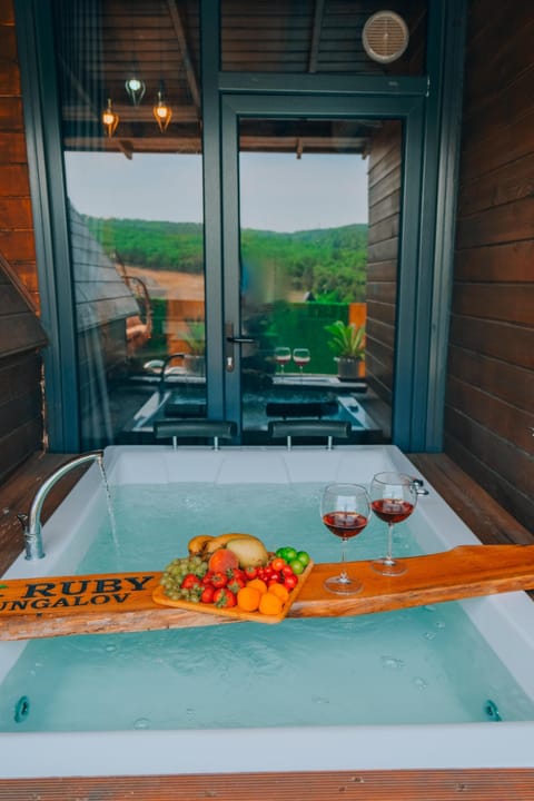 Bungalow, 1 Bedroom, Smoking, Valley View | Jetted tub