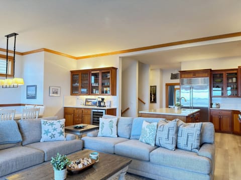 A large, inviting living space perfect for lounging and gathering.