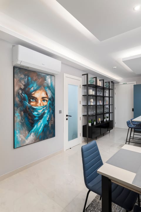 Apartment, City View | In-room dining