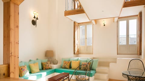 A colorful and sun filled living room.
#comfort #naturallight #portugal #pt #lisbon