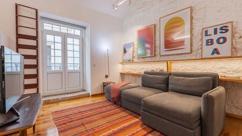 A colorful and bright living room for a comfortable stay.
#comfort #design #portugal #pt #lisbon