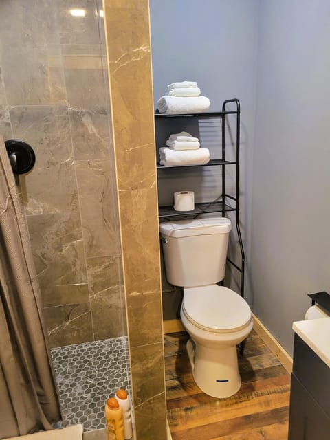 H5 - Three-Bedroom Apartment (676)