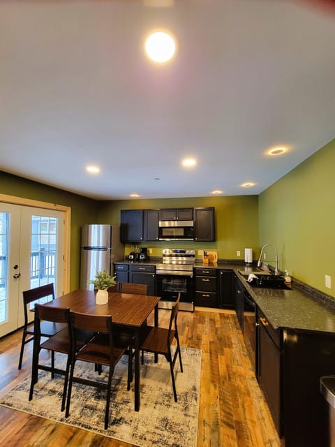 H3 - Three-Bedroom Apartment (626)