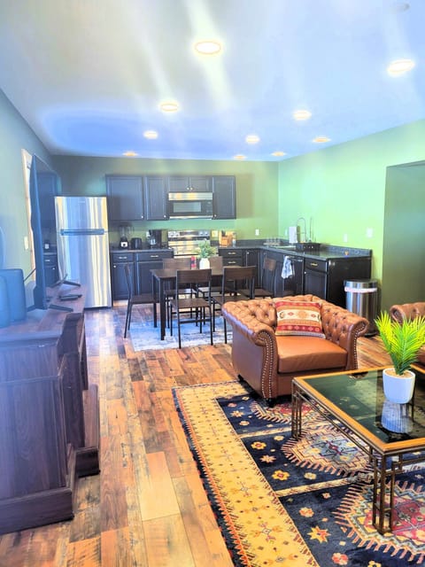 H3 - Three-Bedroom Apartment (623)