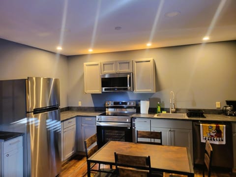 H6 - Two-Bedroom Apartment (654)